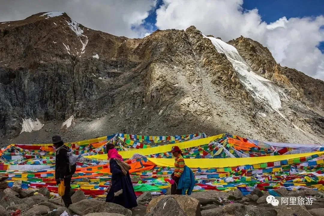 दोलमा ला दर्रा प्रार्थना ध्वज
